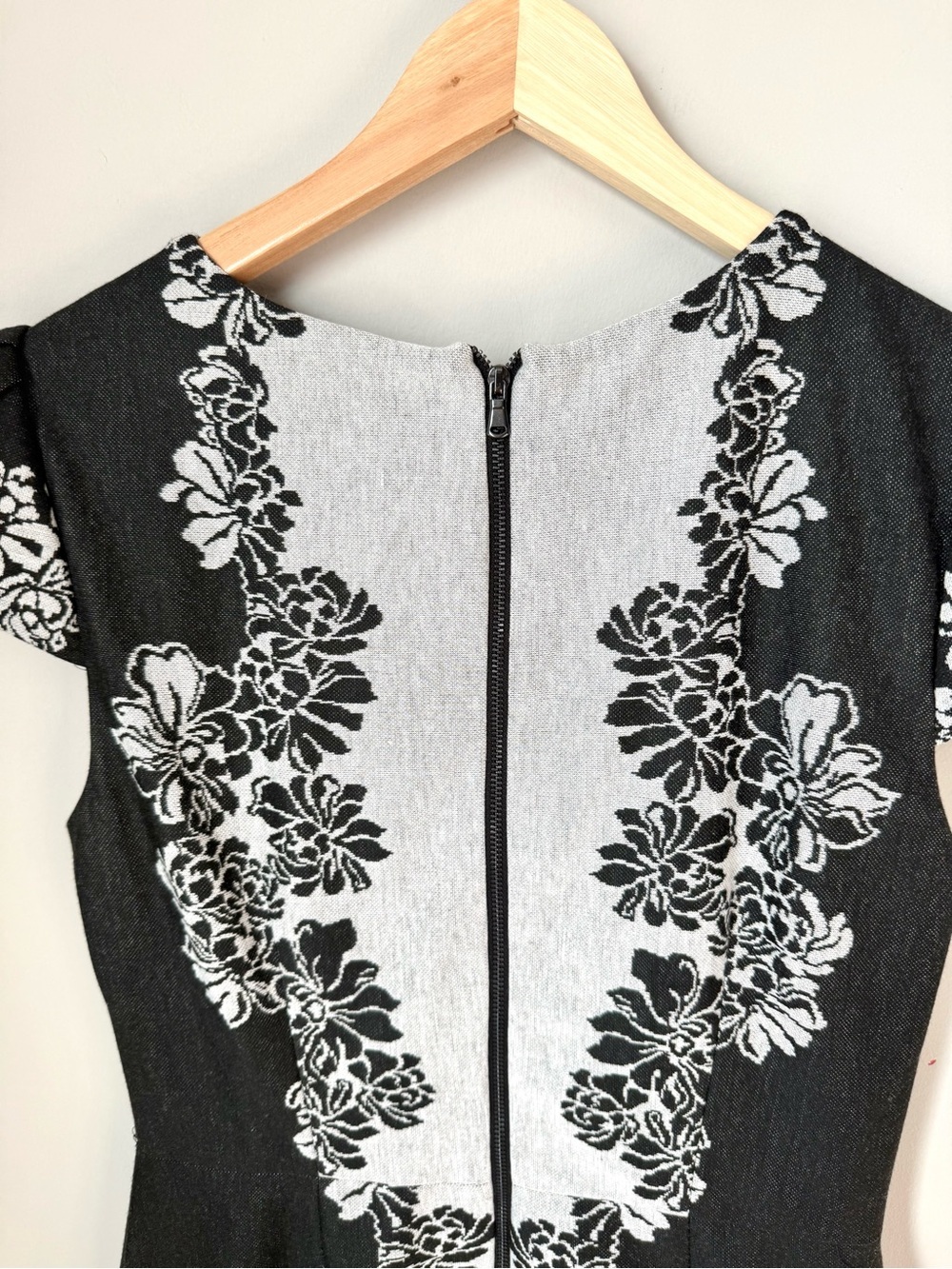Betsey Johnson Black & White Floral Knit Panel Fitted Sheath Midi Dress - Picture 5 of 5